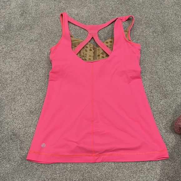 Lululemon - Picture 2 of 3